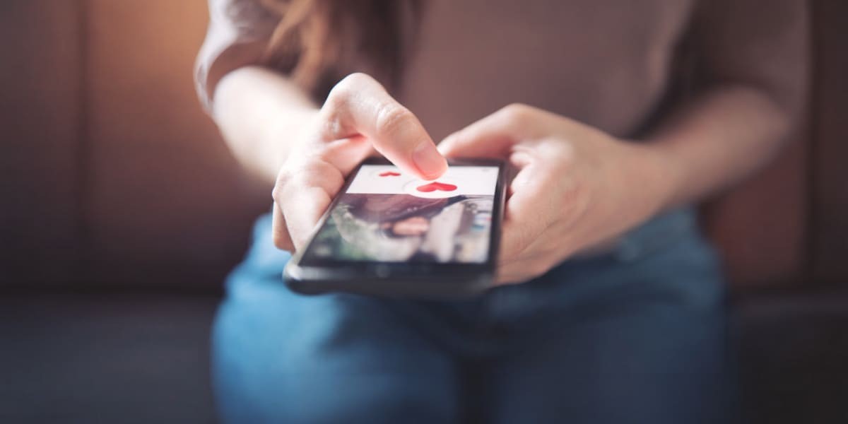 Incontri online e privacy: perché sempre più persone cercano community riservate